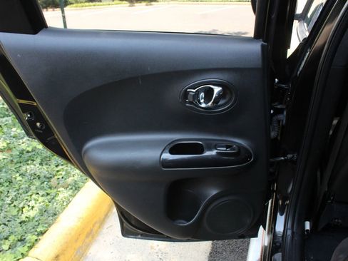 Used 2015 Nissan Juke NISMO RS w/ Interior Illumination Package image 18