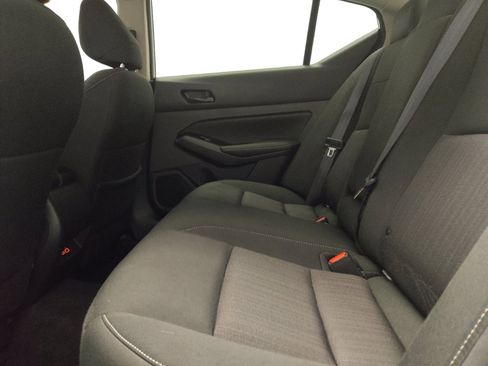 Used 2023 Nissan Altima 2.5 SV w/ SV Premium Package FWD image 18