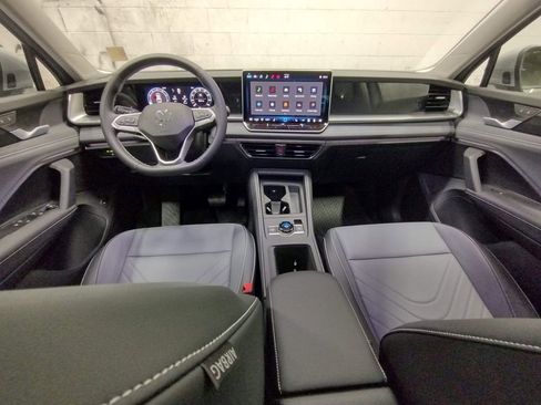 New 2026 Volkswagen Tiguan SE image 37