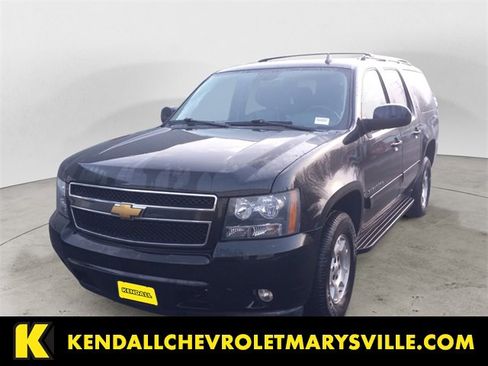 Used 2014 Chevrolet Suburban LT image 1