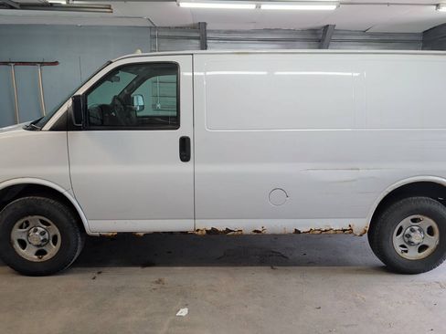 Used 2007 Chevrolet Express 1500 RWD image 2