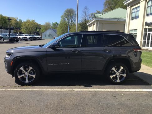 New 2026 Jeep Grand Cherokee Limited AWD/4WD image 4