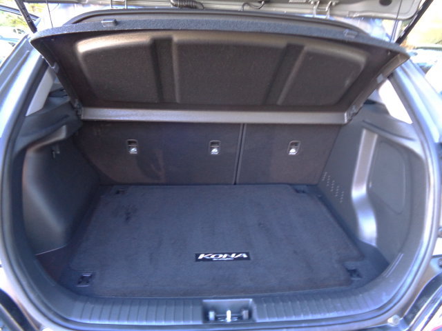 Used 2023 Hyundai Kona Limited AWD/4WD image 19