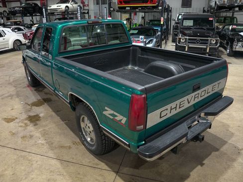 Used 1995 Chevrolet Silverado 1500 K1500 Silverado 2dr 4WD Extend image 16