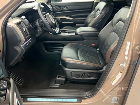 Certified 2023 Nissan Pathfinder Platinum FWD image 17