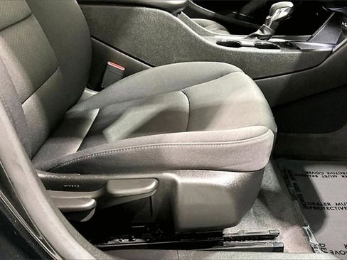 Used 2023 Chevrolet Malibu LT image 41