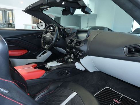 Used 2023 Aston Martin V12 Vantage Roadster RWD image 34