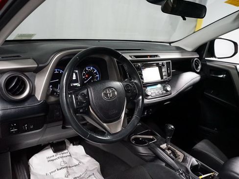 Used 2018 Toyota RAV4 XLE FWD image 11
