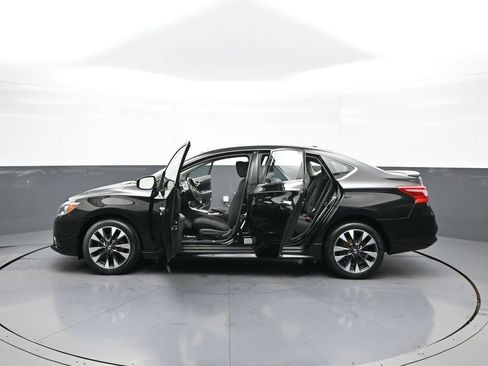 Used 2016 Nissan Sentra SR image 41