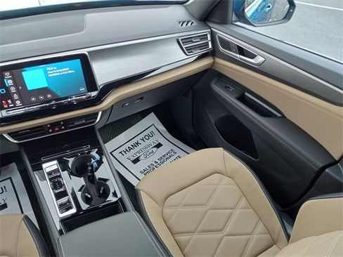 Used 2024 Volkswagen Atlas Cross Sport SE w/ Panoramic Sunroof Package image 17