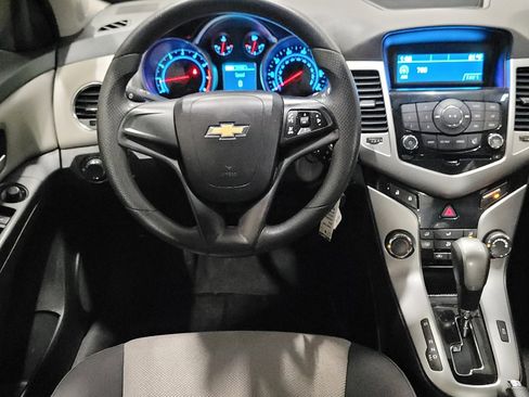 Used 2014 Chevrolet Cruze LS FWD image 22