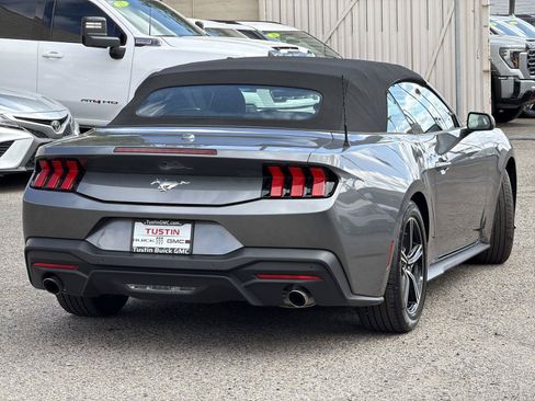 Used 2025 Ford Mustang Convertible RWD image 4
