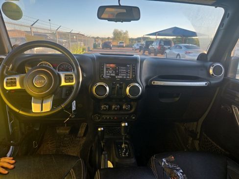 Used 2014 Jeep Wrangler Rubicon AWD/4WD image 6
