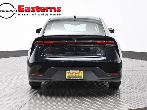 Used 2023 Toyota Prius LE FWD image 6
