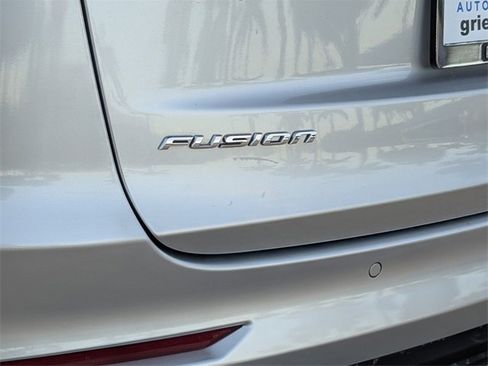 Used 2019 Ford Fusion SE image 11