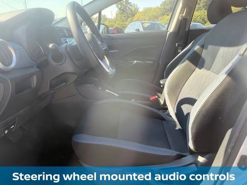 Used 2025 Nissan Versa SV FWD image 10