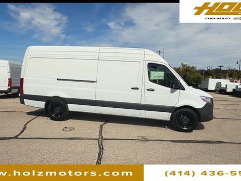 Used 2025 Mercedes-Benz Sprinter 2500 image 3