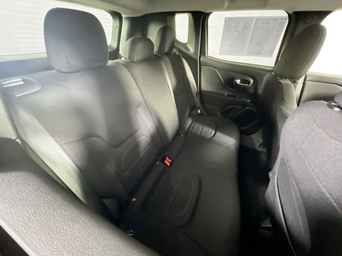 Used 2022 Jeep Renegade Latitude image 25