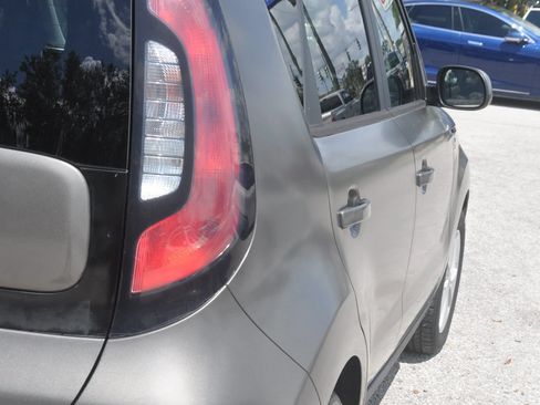 Used 2016 Kia Soul FWD image 9