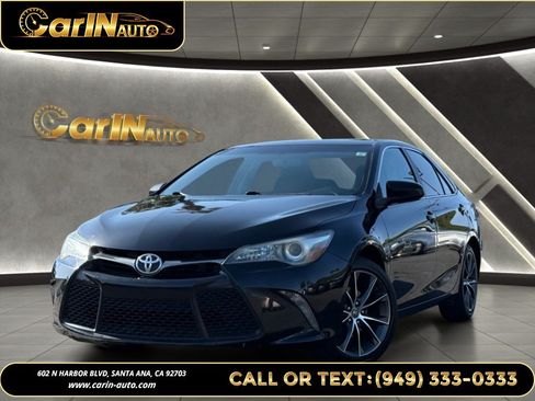 Used 2015 Toyota Camry XSE w/ Moonroof Package FWD image 1
