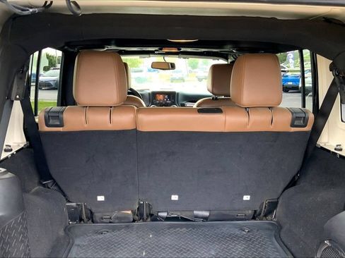 Used 2013 Jeep Wrangler Unlimited Sahara w/ Connectivity Group AWD/4WD image 8