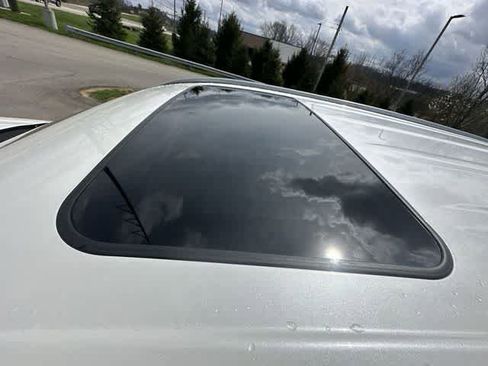 Used 2020 Toyota Highlander XLE image 6