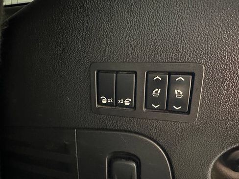 Used 2016 Chevrolet Tahoe LTZ AWD/4WD image 7