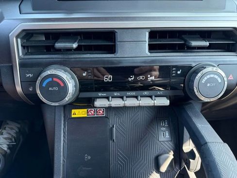 Used 2025 Toyota 4Runner TRD Off-Road AWD/4WD image 23