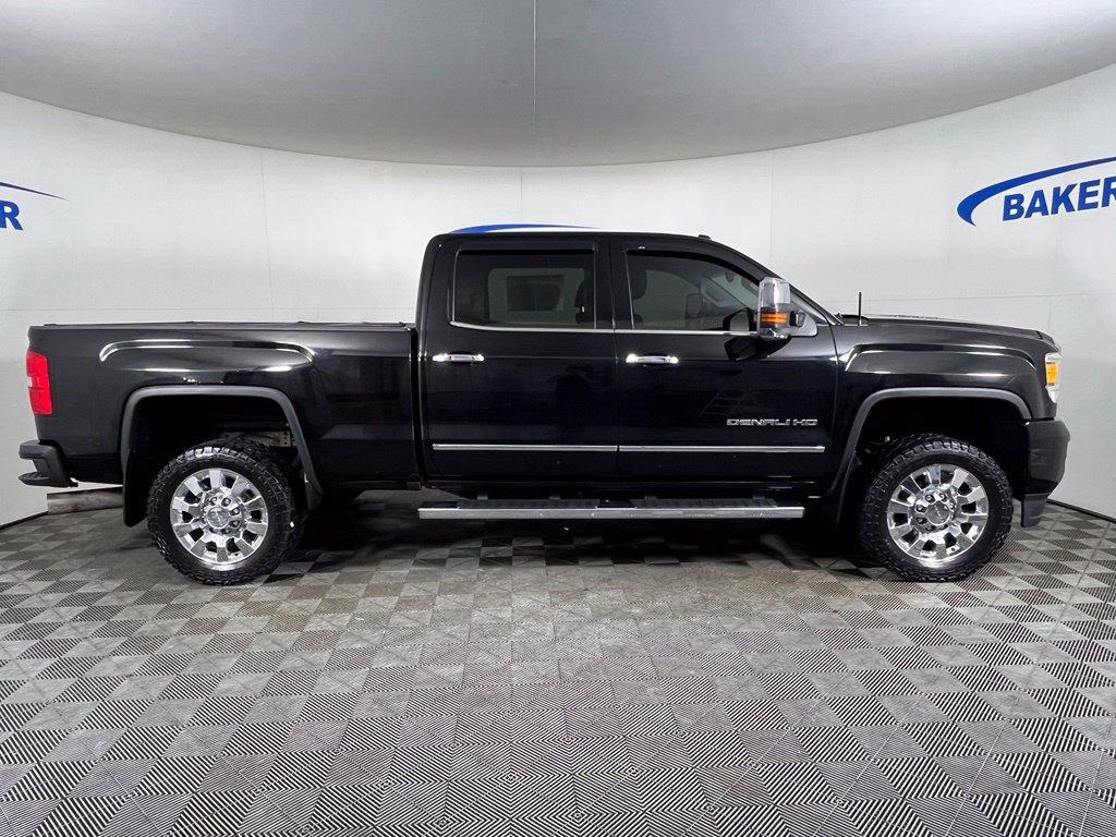 Used 2016 GMC Sierra 2500 Denali w/ Suspension Package, Off-Road AWD/4WD image 7