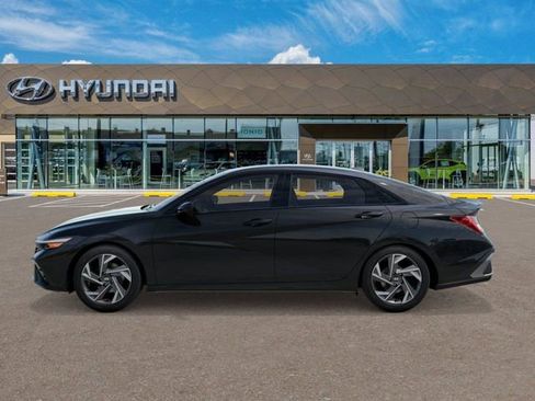 New 2026 Hyundai Elantra SEL Sport Premium FWD image 3