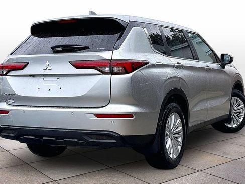 Used 2022 Mitsubishi Outlander ES AWD/4WD image 12