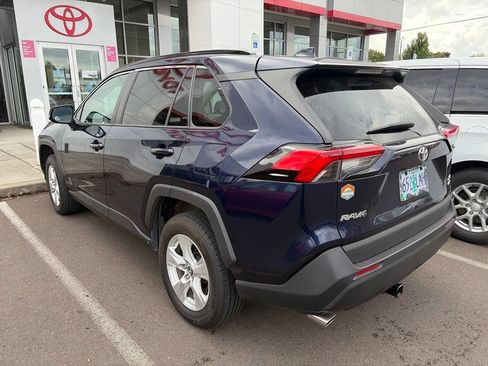 Used 2020 Toyota RAV4 XLE w/ Convenience Package AWD/4WD image 6