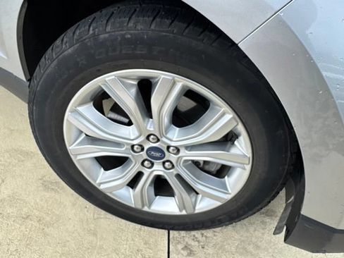 Used 2020 Ford Edge Titanium AWD/4WD image 36