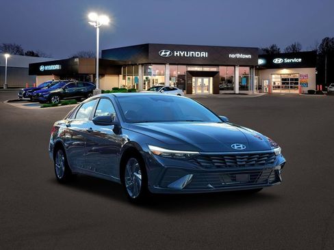 New 2026 Hyundai Elantra SEL Sport image 11