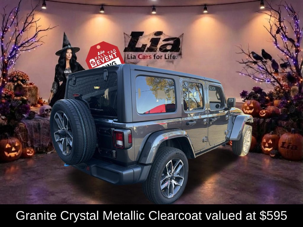 Used 2024 Jeep Wrangler Unlimited w/ Convenience Group AWD/4WD image 3