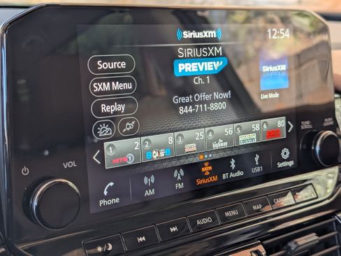 Used 2025 Nissan Pathfinder Platinum image 31