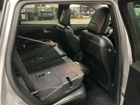 Used 2021 Jeep Cherokee Trailhawk w/ Sun & Sound Group image 27