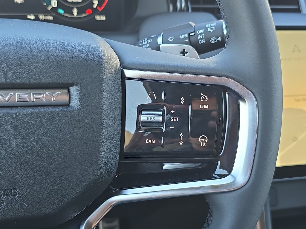 New 2026 Land Rover Discovery Sport Landmark AWD/4WD image 18