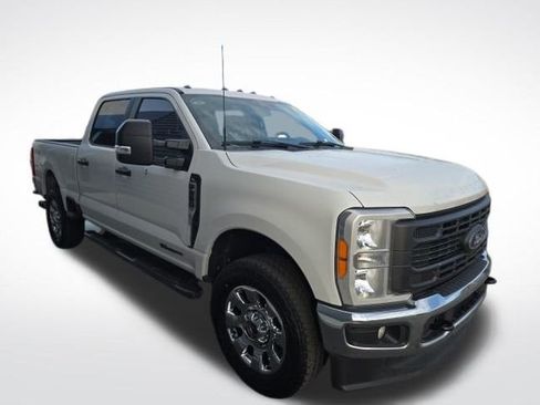Used 2023 Ford F250 XL w/ XL Chrome Package image 4