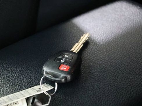 Used 2018 Toyota RAV4 LE w/ All Weather Liner Package image 36