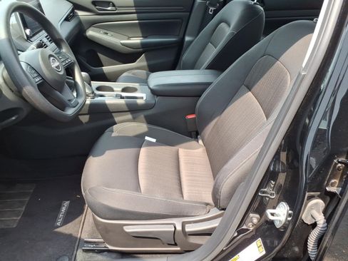 Used 2025 Nissan Altima 2.5 S FWD image 11