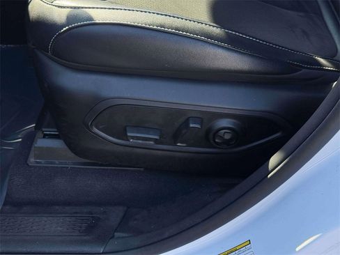 Used 2023 Jeep Grand Cherokee L Laredo image 15