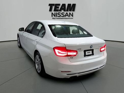 Used 2017 BMW 330i xDrive Sedan AWD/4WD image 4