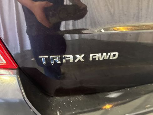 Used 2021 Chevrolet Trax LT image 12