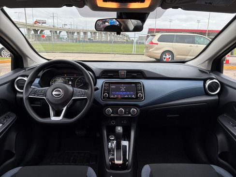 Used 2025 Nissan Versa SV FWD image 25