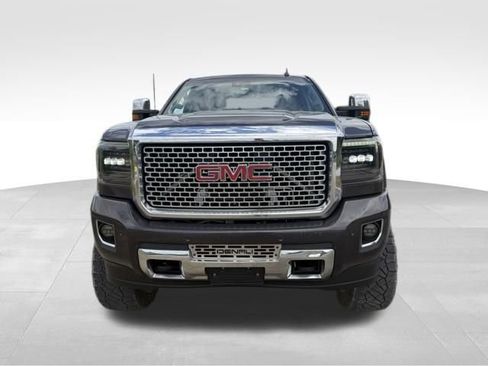 Used 2015 GMC Sierra 2500 Denali w/ Duramax Plus Package AWD/4WD image 7