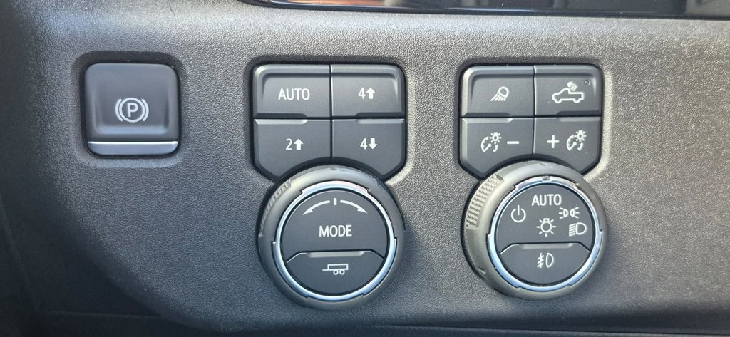 Used 2025 Chevrolet Silverado 3500 LTZ w/ LTZ Plus Package AWD/4WD image 8