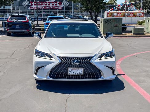 Used 2023 Lexus ES 350 w/ Premium Package FWD image 6