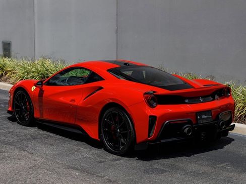 Used 2019 Ferrari 488 Pista Coupe RWD image 2