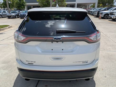 Used 2018 Ford Edge Titanium w/ Technology Package AWD/4WD image 5
